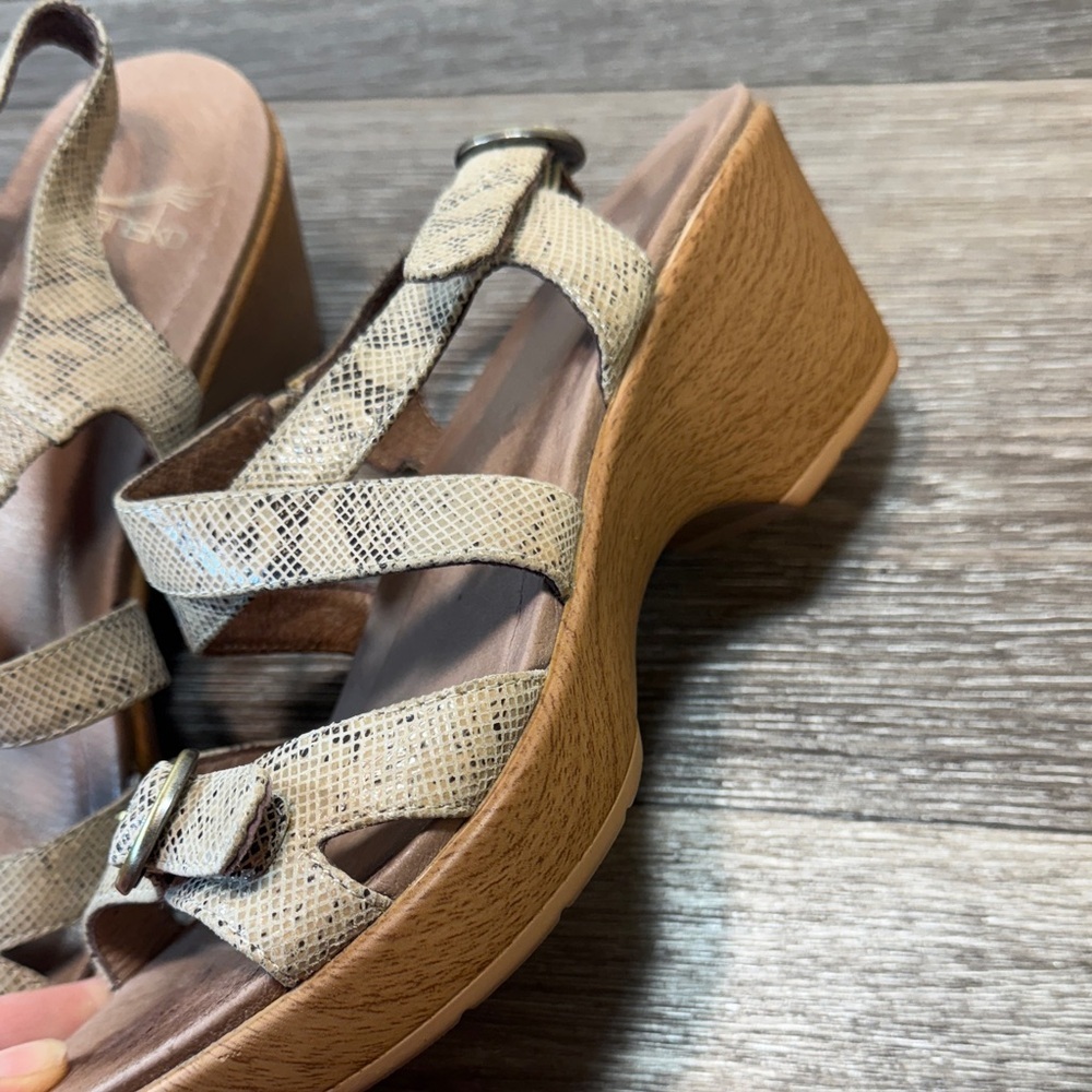 Dansko Beige Snakeskin Strappy Sandals woman’s 39 (j87) - Picture 4 of 8